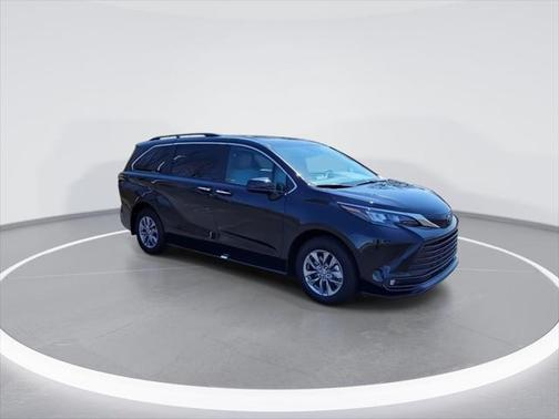 2025 Toyota Sienna XLE 7 Passenger