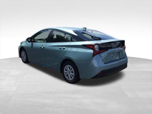 2022 Toyota Prius LE