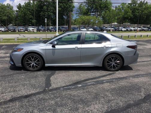 Celestial Silver Metallic 2024 Toyota Camry SE