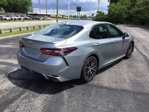 Celestial Silver Metallic 2024 Toyota Camry SE