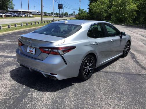 Celestial Silver Metallic 2024 Toyota Camry SE