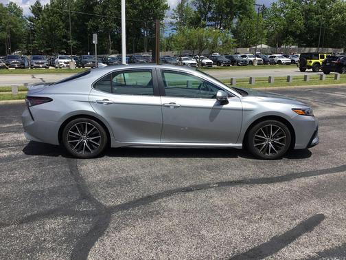Celestial Silver Metallic 2024 Toyota Camry SE
