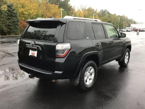 Midnight Black Metallic 2018 Toyota 4Runner SR5