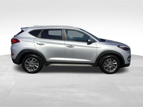 2017 Hyundai TUCSON SE Plus