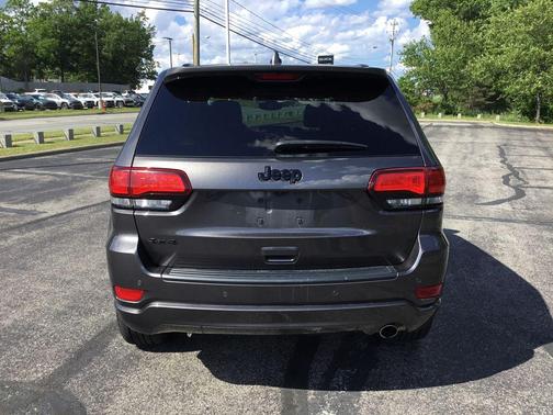 Granite Crystal Metallic Clearcoat 2019 Jeep Grand Cherokee Altitude
