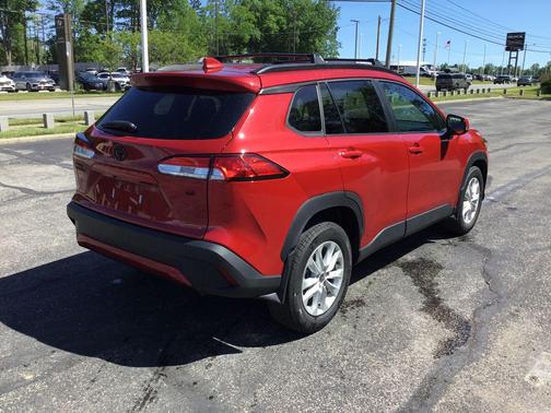 Barcelona Red Metallic 2022 Toyota Corolla Cross LE