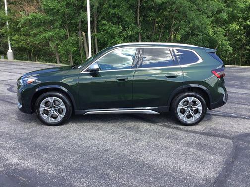 San Remo Green Metallic 2023 BMW X1 xDrive28i
