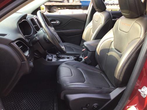 2019 Jeep Cherokee Trailhawk Elite
