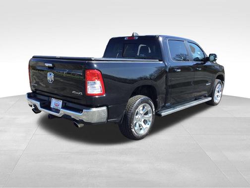 Diamond Black Crystal Pearlcoat 2019 RAM 1500 Big Horn