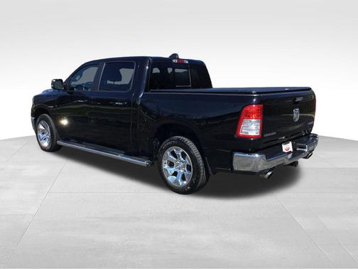 Diamond Black Crystal Pearlcoat 2019 RAM 1500 Big Horn