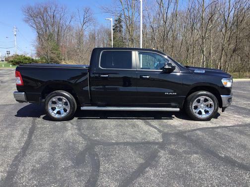Diamond Black Crystal Pearlcoat 2019 RAM 1500 Big Horn