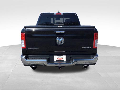 Diamond Black Crystal Pearlcoat 2019 RAM 1500 Big Horn