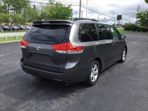 2014 Toyota Sienna LE
