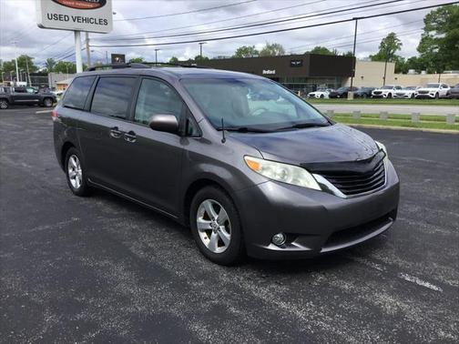 2014 Toyota Sienna LE
