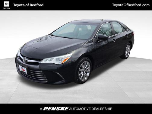 Midnight Black Metallic 2016 Toyota Camry XLE