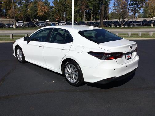Ice Cap 2024 Toyota Camry LE