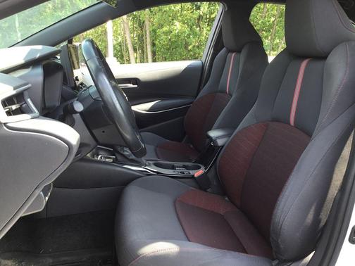 Classic Silver Metallic 2023 Toyota Corolla SE