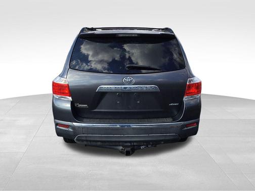 2013 Toyota Highlander SE