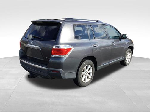 2013 Toyota Highlander SE