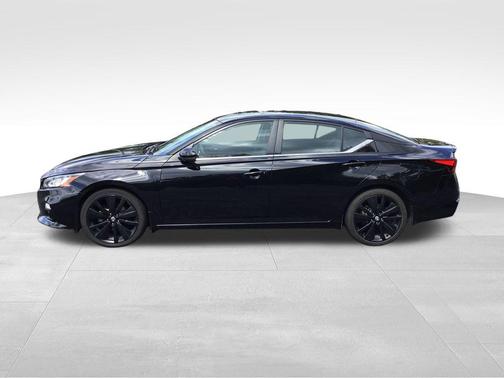 2022 Nissan Altima SR FWD