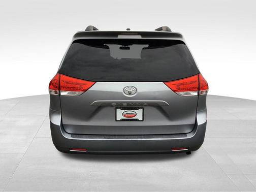 2012 Toyota Sienna LE