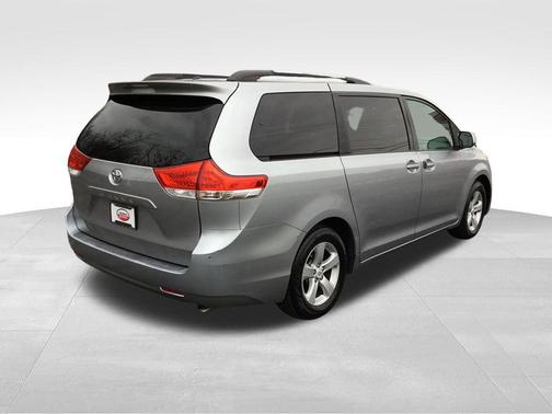 2012 Toyota Sienna LE