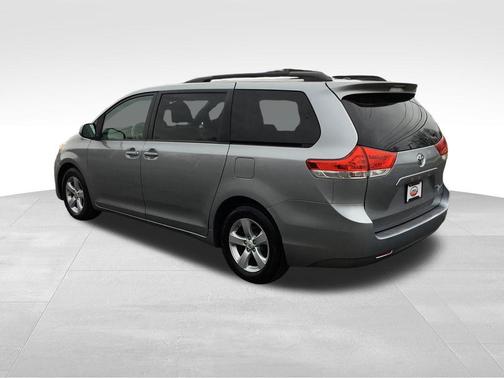 2012 Toyota Sienna LE