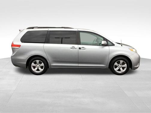 2012 Toyota Sienna LE