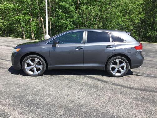 Magnetic Gray Metallic 2012 Toyota Venza Limited