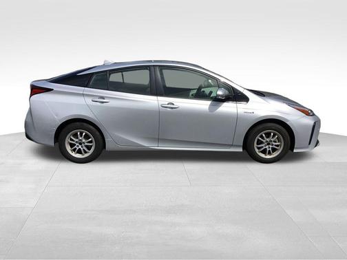 Classic Silver Metallic 2019 Toyota Prius LE