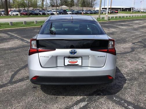 Classic Silver Metallic 2019 Toyota Prius LE