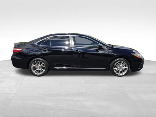 2016 Toyota Camry SE w/Special Edition Pkg