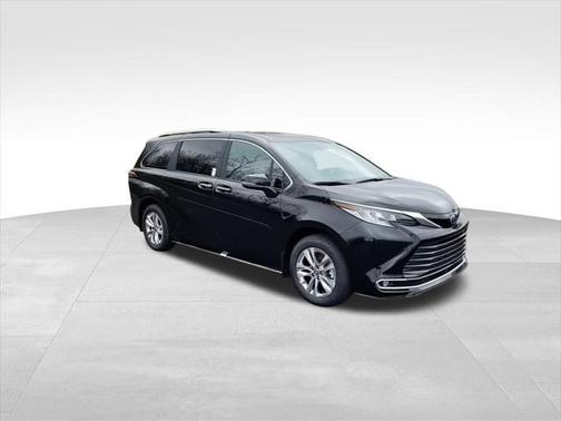 2025 Toyota Sienna Limited 7-Passenger