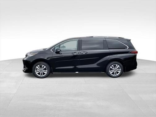 2025 Toyota Sienna Limited 7-Passenger