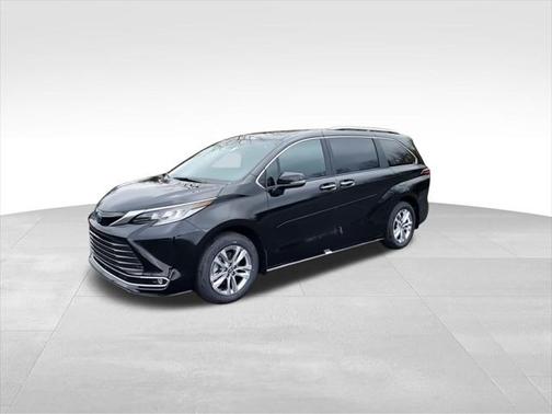 2025 Toyota Sienna Limited 7-Passenger