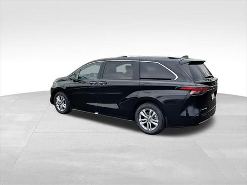 2025 Toyota Sienna Limited 7-Passenger