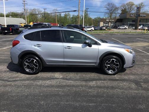 Ice Silver Metallic 2016 Subaru Crosstrek 2.0i Limited