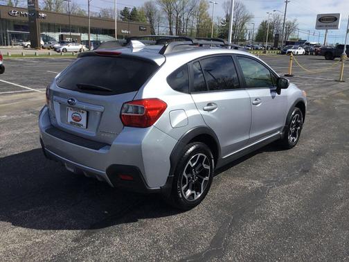 Ice Silver Metallic 2016 Subaru Crosstrek 2.0i Limited