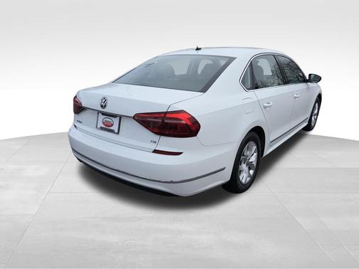 2017 Volkswagen Passat 1.8T S