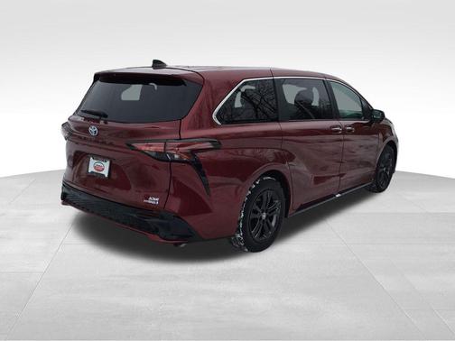 2024 Toyota Sienna XSE 7 Passenger