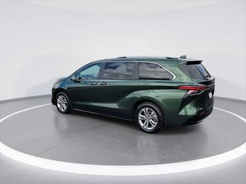 2023 Toyota Sienna Platinum 7 Passenger