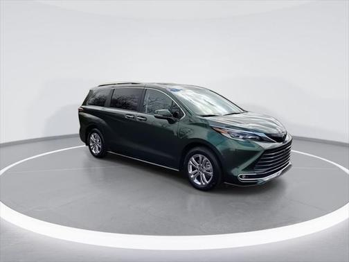 2023 Toyota Sienna Platinum 7 Passenger
