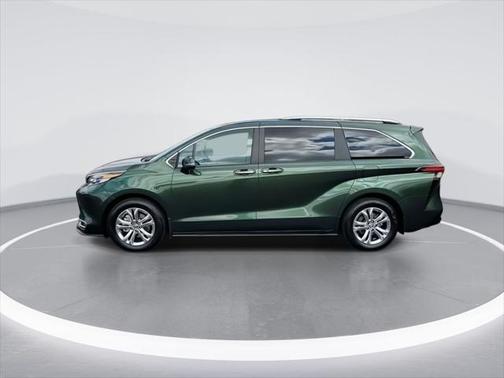 2023 Toyota Sienna Platinum 7 Passenger