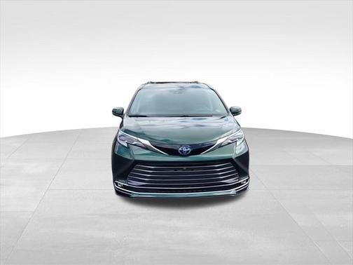 2023 Toyota Sienna Platinum 7 Passenger