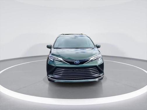 2023 Toyota Sienna Platinum 7 Passenger