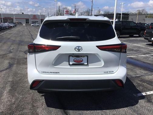 Wind Chill Pearl 2023 Toyota Highlander XLE