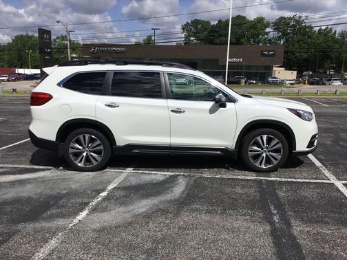 Crystal White Pearl 2019 Subaru Ascent Touring 7-Passenger