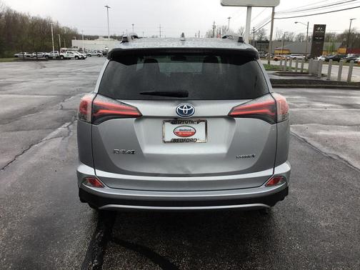 Silver Sky Metallic 2018 Toyota RAV4 Hybrid LE