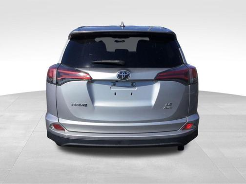 2018 Toyota RAV4 Hybrid LE