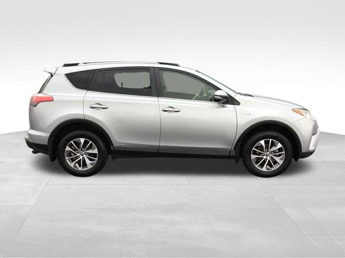 Silver Sky Metallic 2018 Toyota RAV4 Hybrid LE